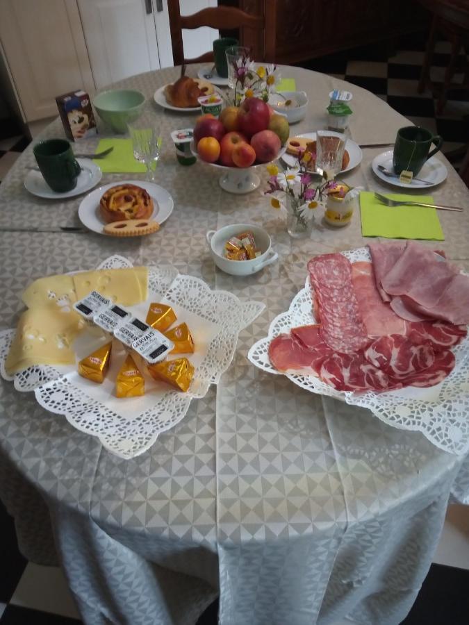 Le Chevalier Des Marettes Bed & Breakfast Airel Luaran gambar