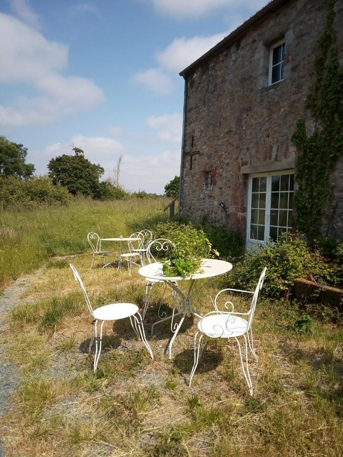 Le Chevalier Des Marettes Bed & Breakfast Airel Luaran gambar